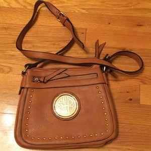 Crossbody. In great condition. Used a few times